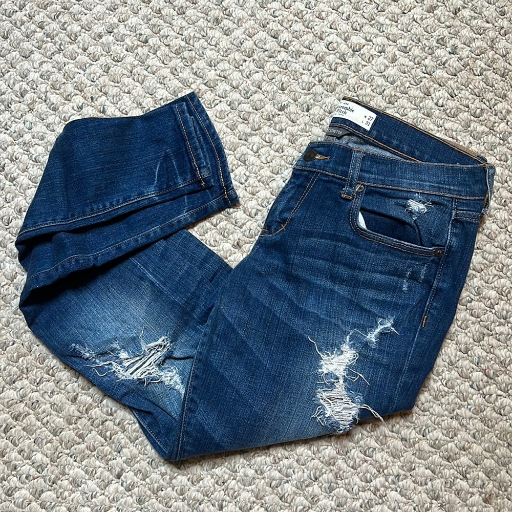 Abercrombie & Fitch 4R distressed skinny jeans. Perfect stretch. Medium wash